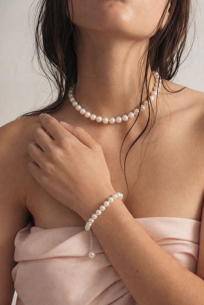 Pearl bracelet on a wrist